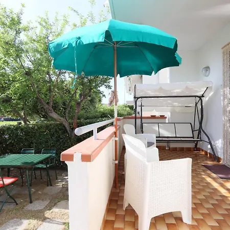 Modernshore - Garden Hideaway *