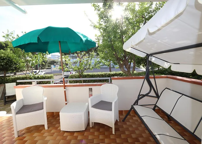 Modernshore - Garden Hideaway Apartmán