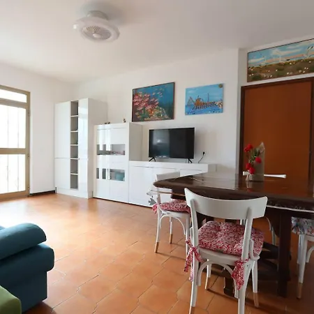 Modernshore - Garden Hideaway Διαμέρισμα *